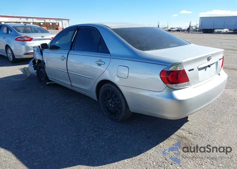 2005 Toyota Camry Se z USA, uszkodzony, nr VIN 4T1BE32K15U536932
